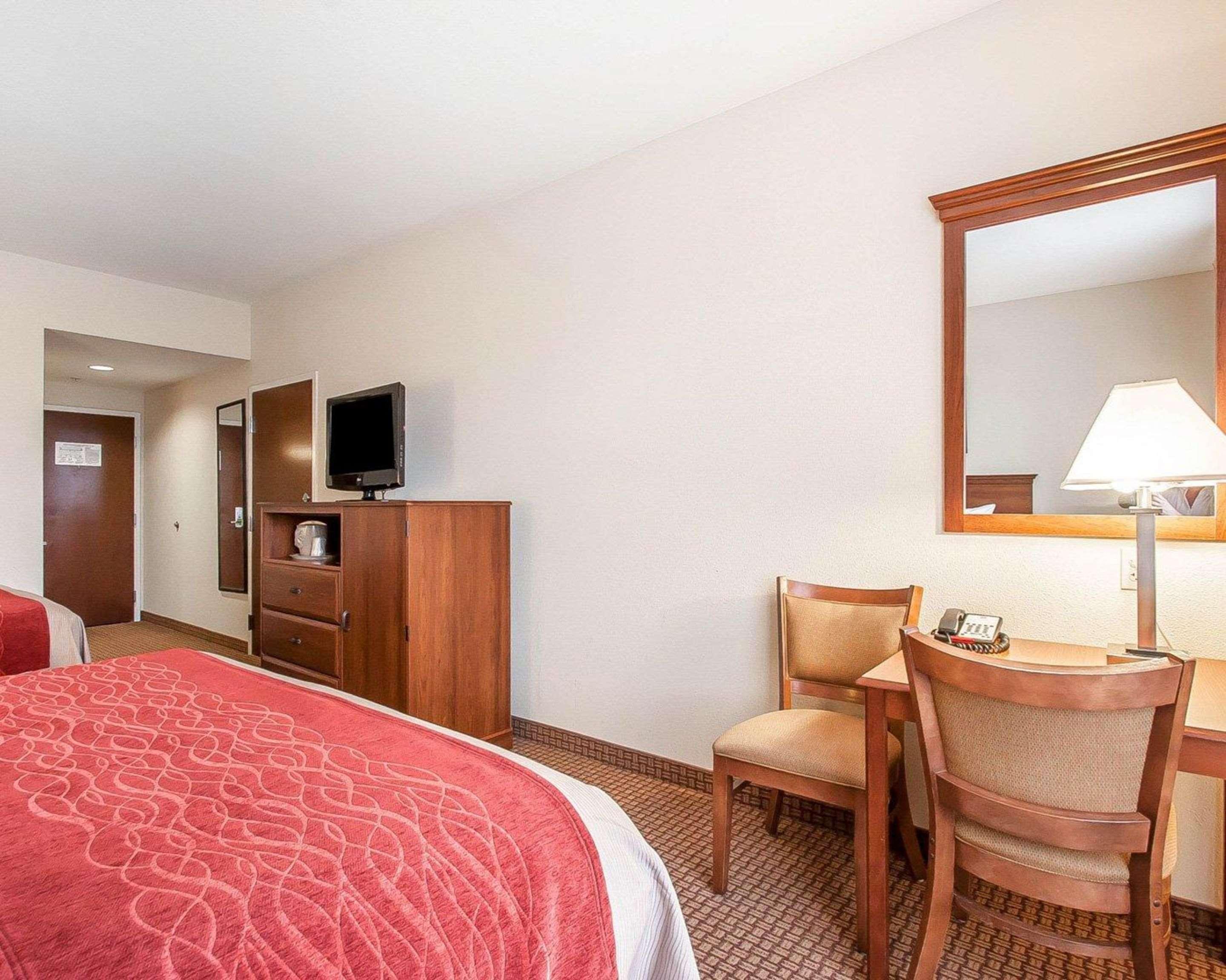 Comfort Inn & Suites Atoka-Millington Bagian luar foto
